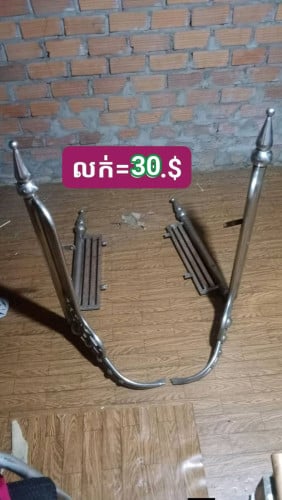 ឈ្នាន់ចំហៀងនៅថ្មី 90%