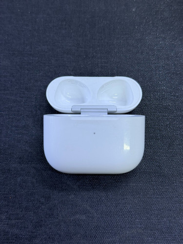 ប្រអប់កាស AirPods 3rd Charging case