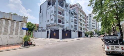 អាគារសម្រាប់ជួល/ Building for Rent (New) ផ្លុវ135 កែងផ្លូវ476 ទីតាំង៖នៅទួលទំពូងទី១ ខណ្ឌចំការមន
