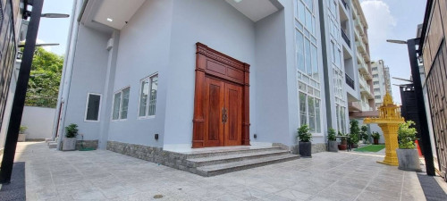 អាគារសម្រាប់ជួល/ Building for Rent (New) ផ្លុវ135 កែងផ្លូវ476 ទីតាំង៖នៅទួលទំពូងទី១ ខណ្ឌចំការមន