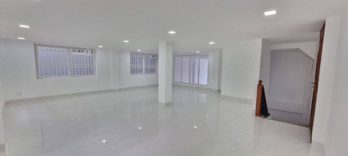 អាគារសម្រាប់ជួល/ Building for Rent (New) ផ្លុវ135 កែងផ្លូវ476 ទីតាំង៖នៅទួលទំពូងទី១ ខណ្ឌចំការមន