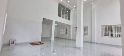 អាគារសម្រាប់ជួល/ Building for Rent (New) ផ្លុវ135 កែងផ្លូវ476 ទីតាំង៖នៅទួលទំពូងទី១ ខណ្ឌចំការមន