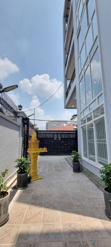 អាគារសម្រាប់ជួល/ Building for Rent (New) ផ្លុវ135 កែងផ្លូវ476 ទីតាំង៖នៅទួលទំពូងទី១ ខណ្ឌចំការមន