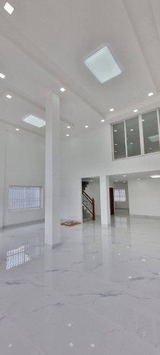 អាគារសម្រាប់ជួល/ Building for Rent (New) ផ្លុវ135 កែងផ្លូវ476 ទីតាំង៖នៅទួលទំពូងទី១ ខណ្ឌចំការមន