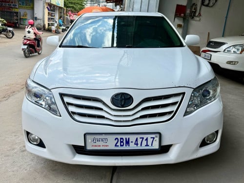 ឡានលក់ Camry 010 XLE full option ពេញ ក្នុងលឿង មានកំដៅកៅអី ពណ៌ស