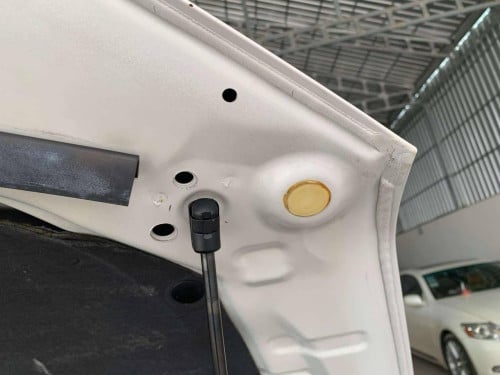 ឡានលក់ Camry 010 XLE full option ពេញ ក្នុងលឿង មានកំដៅកៅអី ពណ៌ស