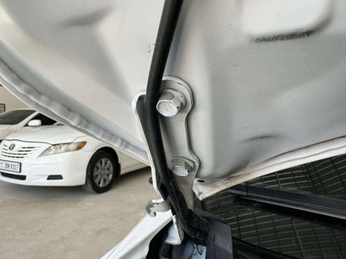 ឡានលក់ Camry 010 XLE full option ពេញ ក្នុងលឿង មានកំដៅកៅអី ពណ៌ស