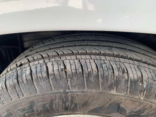 ឡានលក់ Camry 010 XLE full option ពេញ ក្នុងលឿង មានកំដៅកៅអី ពណ៌ស