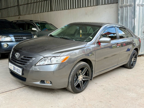 ឡានលក់ Camry 07 XLE full option ពេញ ក្នុងលឿង មានកំដៅកៅអី ពណ៌ប្រផេះ