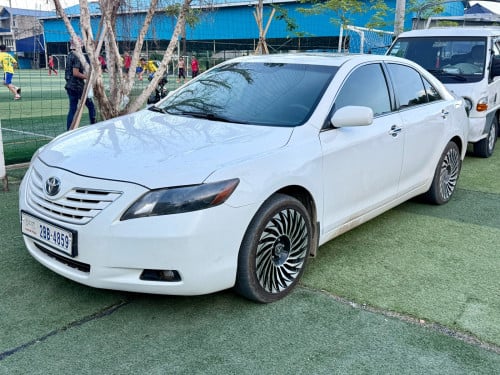 ឡានលក់ Camry 07 XLE full option ពេញ ក្នុងលឿង មានកំដៅកៅអី ពណ៌ស