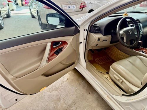 ឡានលក់ Camry 07 XLE full option ពេញ ក្នុងលឿង មានកំដៅកៅអី ពណ៌ស