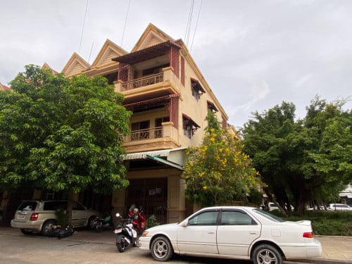 ផ្ទះលក់ឬជួលបន្ទាន់ខ្លាំង នៅលើឈូកមាស​ផ្លូវF