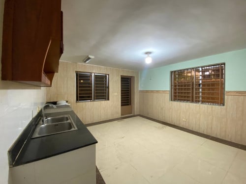 ផ្ទះលក់ឬជួលបន្ទាន់ខ្លាំង នៅលើឈូកមាស​ផ្លូវF