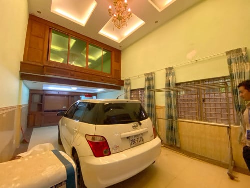 ផ្ទះលក់ឬជួលបន្ទាន់ខ្លាំង នៅលើឈូកមាស​ផ្លូវF