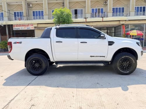 លក់ford ranger wildrak 2021 ម៉ាសុីន2ចុចឡានស្អាតអត់បុក