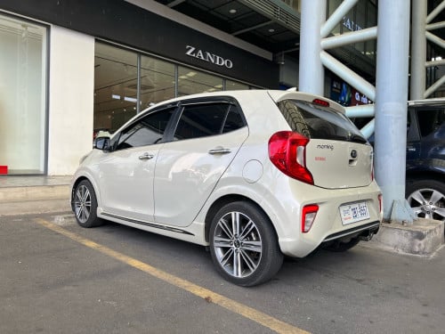 ខ្ញុំចង់លក់ឡាន Kia 2018 ម្ចាស់ដេីម 0966666866