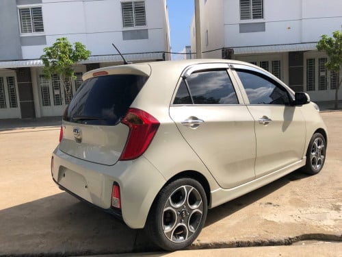 សួរស្តីបងប្អូនដែរស្វែងរកឡាន Kiamoning 2016 full option