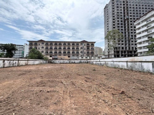 ដីលក់/Land for Sale ទីតាំង: កំពង់សោម Location: Sihanouk Ville