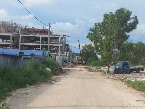 ដីលក់/Land for Sale ទីតាំង: កំពង់សោម Location: Sihanouk Ville