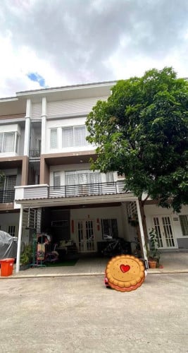 ផ្ទះជួល LC2 នៅបុរីប៉េងហួត បឹងស្នោ គម្រោងទី 6ស្ថិតក្នុងបុរី មានសុវត្ថិភាព