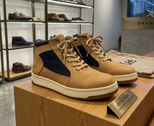 ស្បែកជើងកវែង Lee Footwear