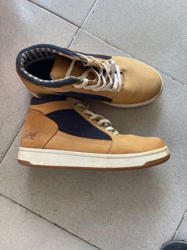 ស្បែកជើងកវែង Lee Footwear