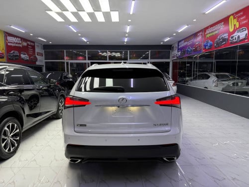 តម្លៃពិសេស LEXUS NX200T Year: 2015 Option : LUXURY UP F-SPORT