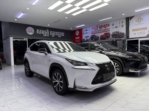 តម្លៃពិសេស LEXUS NX200T Year: 2015 Option : LUXURY UP F-SPORT