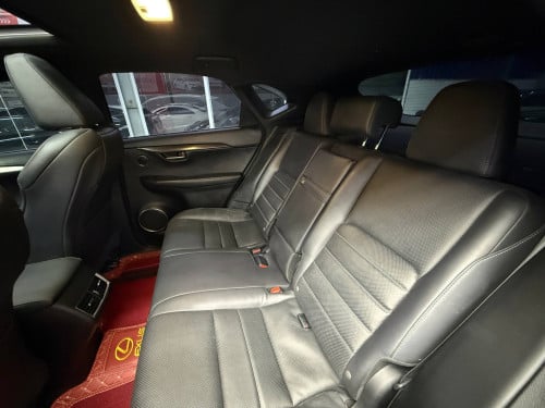 តម្លៃពិសេស LEXUS NX200T Year: 2015 Option : LUXURY UP F-SPORT