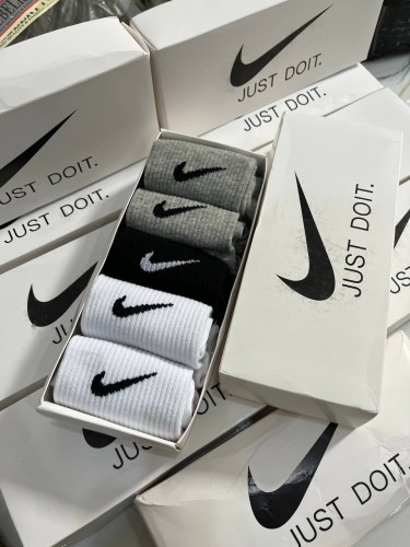 ស្រោមជើង / Socks