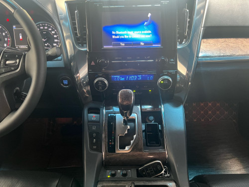 🩵Toyota Alphard 2018 ឡានស្លាកលេខ