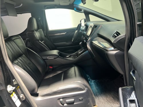 🩵Toyota Alphard 2018 ឡានស្លាកលេខ