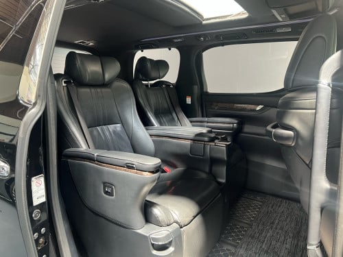 🩵Toyota Alphard 2018 ឡានស្លាកលេខ