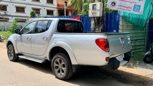 លក់​ Triton 2011​ឆ្វេងសុីនក្រុមហ៊ុន
