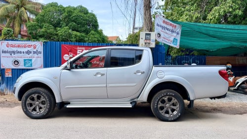 លក់​ Triton 2011​ឆ្វេងសុីនក្រុមហ៊ុន
