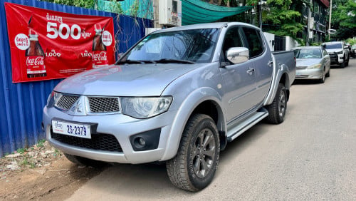 លក់​ Triton 2011​ឆ្វេងសុីនក្រុមហ៊ុន
