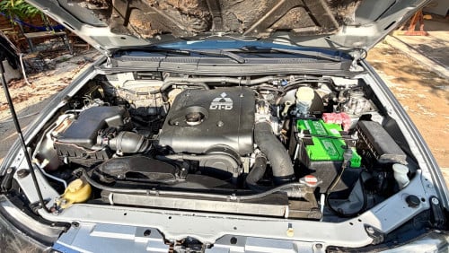 លក់​ Triton 2011​ឆ្វេងសុីនក្រុមហ៊ុន