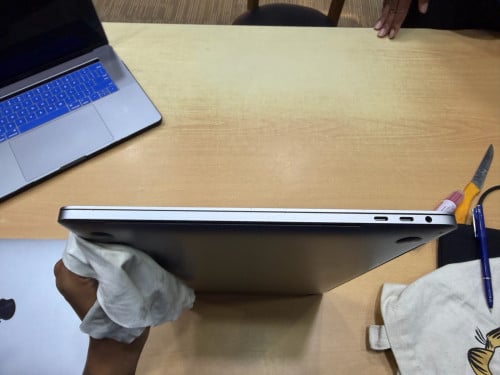 💻 [លក់ MacBook Pro 2019 មួយទឹកស្អាត ៩៨% - Spec ធំកម្រមាន]