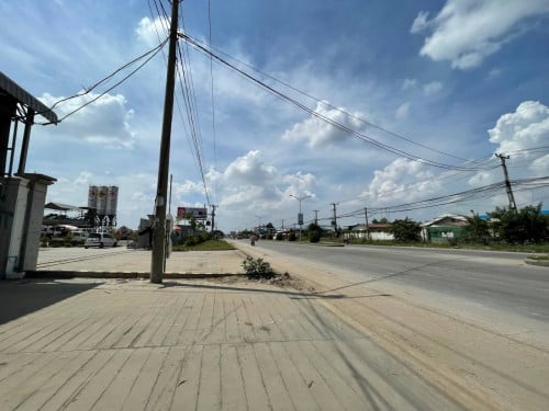 ដីឃ្លាំង លក់បន្ទាន់/Warehouse for Sale  ទីតាំង: ផ្លូវ២១៧ សង្កាត់ដង្កោ ខណ្ឌដង្កោ ១