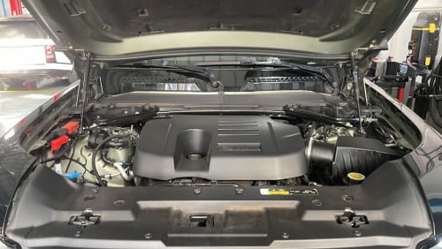 2021年路虎卫士P400，绿色，贴膜黑色、米黄内.52730KM