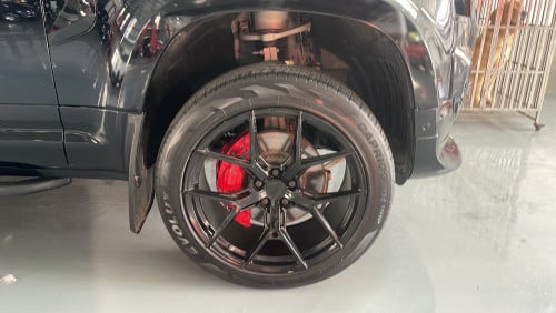 2021年路虎卫士P400，绿色，贴膜黑色、米黄内.52730KM