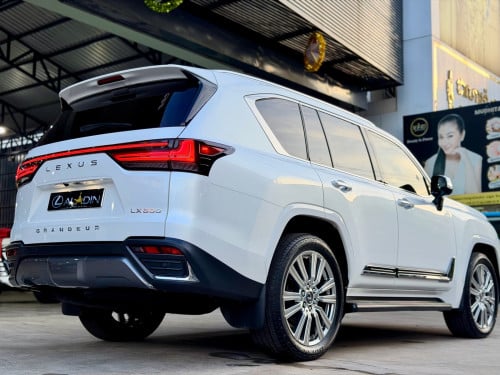 2023 Lx 600 Grandeur