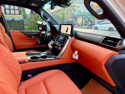 2023 Lx 600 Grandeur