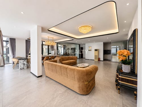 49th-Floors Morgan En Maison Condo | Penthouse 4-Bed 1-Office