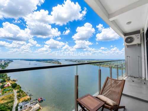 49th-Floors Morgan En Maison Condo | Penthouse 4-Bed 1-Office