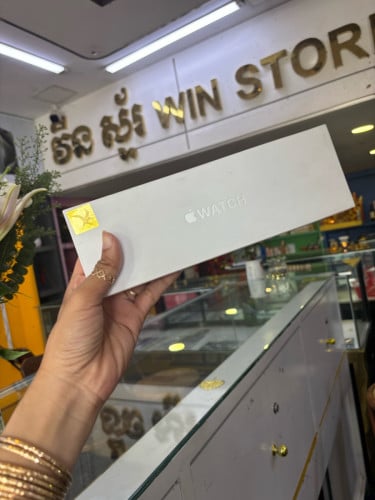Apple Watch series 11 (42mm) 380$ ថ្មីប្រអប់