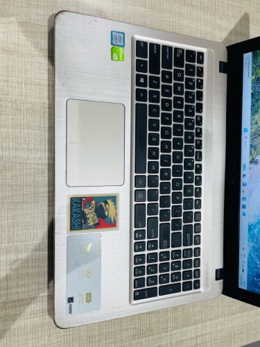 ASUS