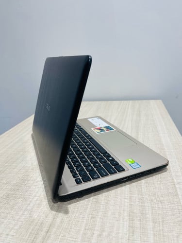 ASUS