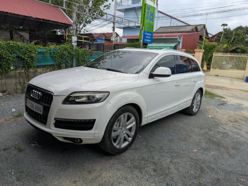 Audi Q7 010 ម៉ាស៊ូត
