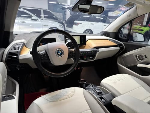 BMW i3 សាំង+ អគ្គិសនី ឆ្នាំ2014 (​ ពណ៌ប្រផេស)